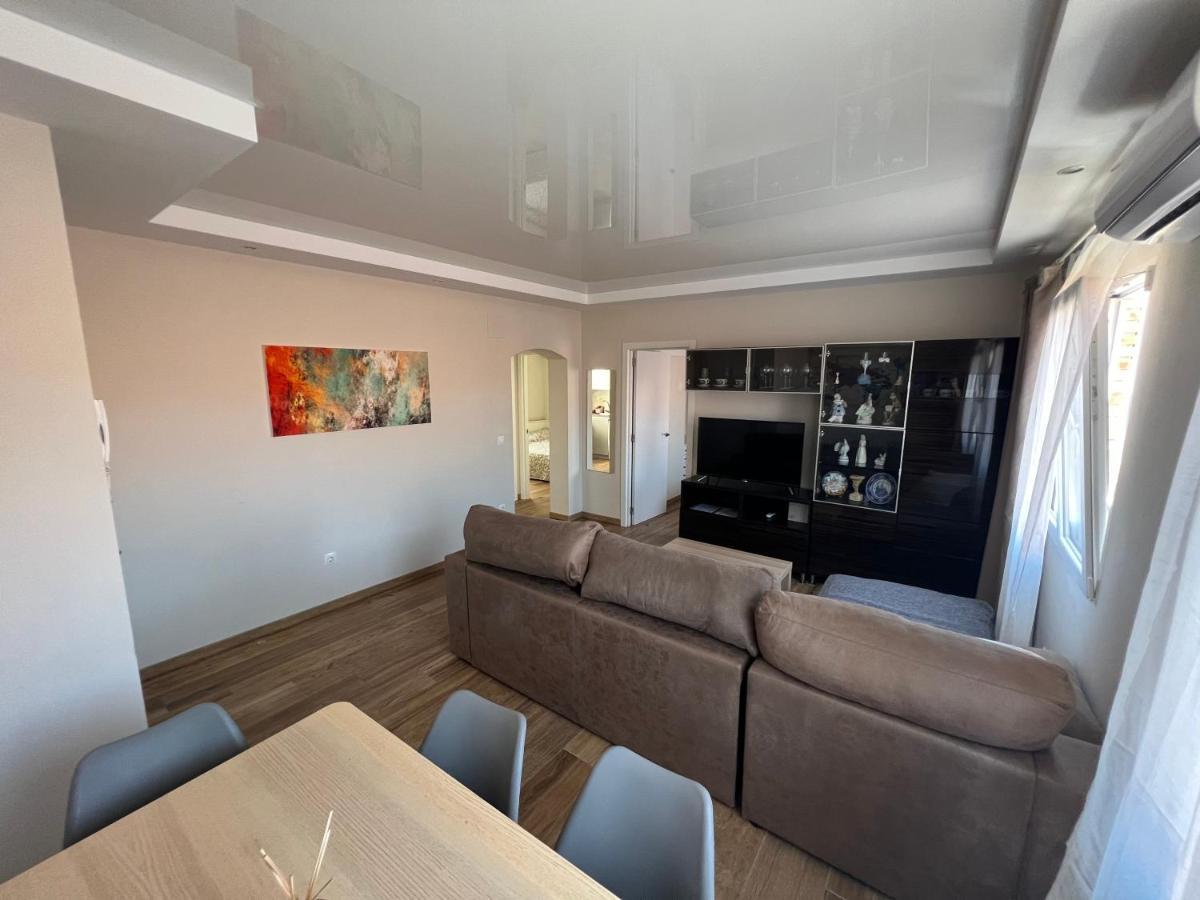 Genuar Apartments Malaga Center. Free Parking Exteriör bild