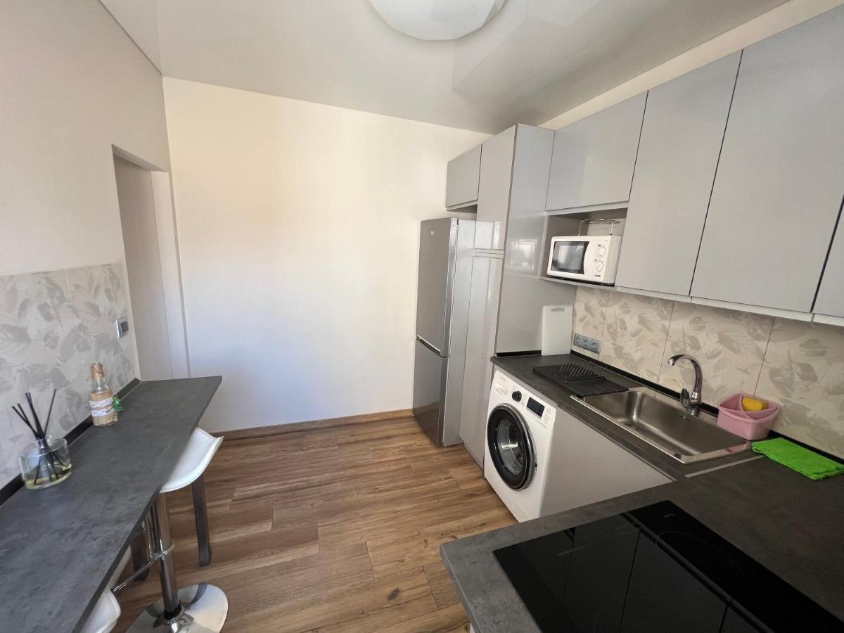 Genuar Apartments Malaga Center. Free Parking Exteriör bild