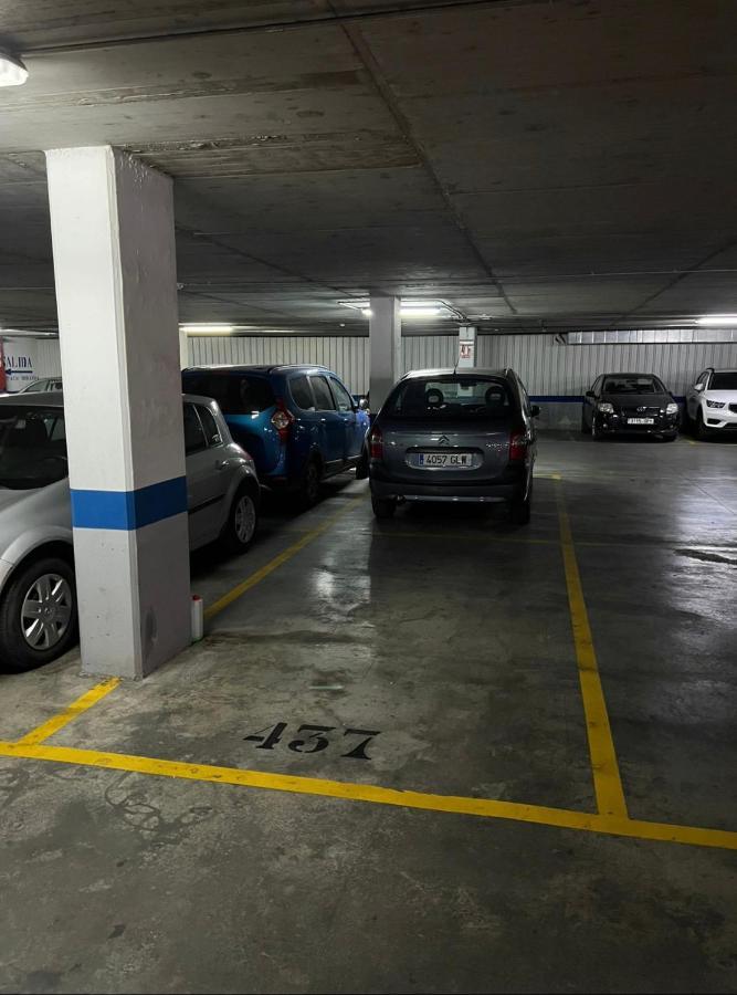 Genuar Apartments Malaga Center. Free Parking Exteriör bild