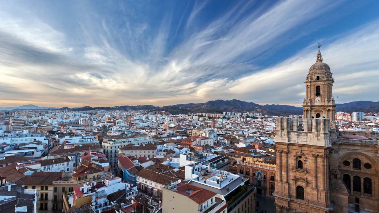 Genuar Apartments Malaga Center. Free Parking Exteriör bild