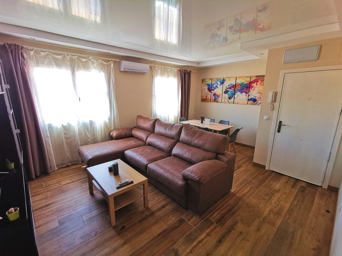 Genuar Apartments Malaga Center. Free Parking Exteriör bild