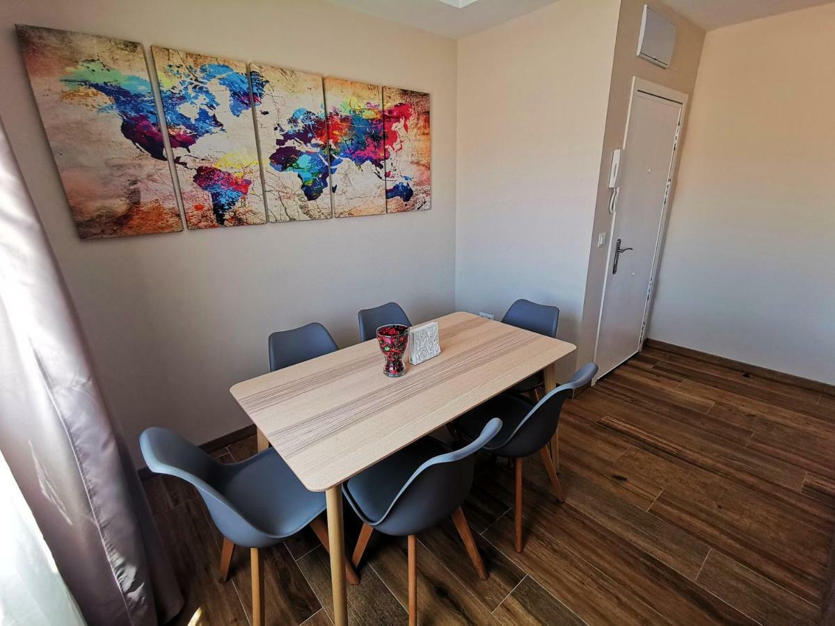 Genuar Apartments Malaga Center. Free Parking Exteriör bild
